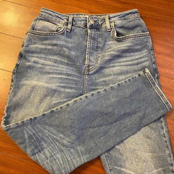 Forever 21 midwash mom jeans - Picture 1 of 3